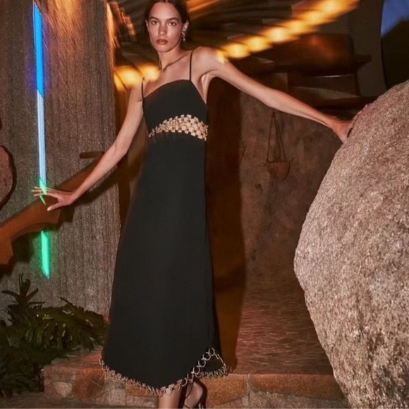 Alexis Tale Dress - Picture 3 of 6